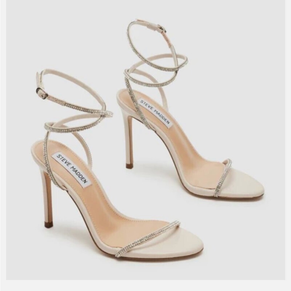 STEVE MADDEN WHITE CRYSTAL AUBREY HEELS SIZE 6W